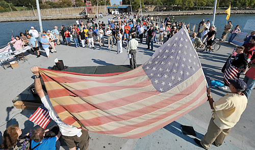 Tea but no sympathy for mosque