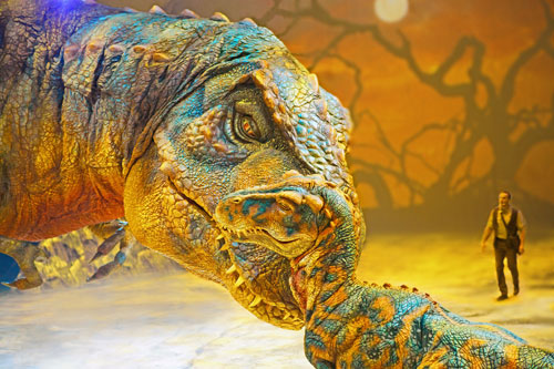 Bar-claws Center! Life-size dinosaur robots roar into Brooklyn