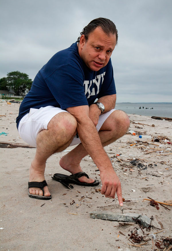 Life’s a beach! Demands to clean city-owned coast in private Sea Gate