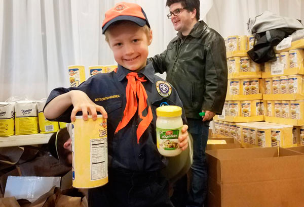 It’s a Mitzvah! Volunteers deliver Passover fare to local families