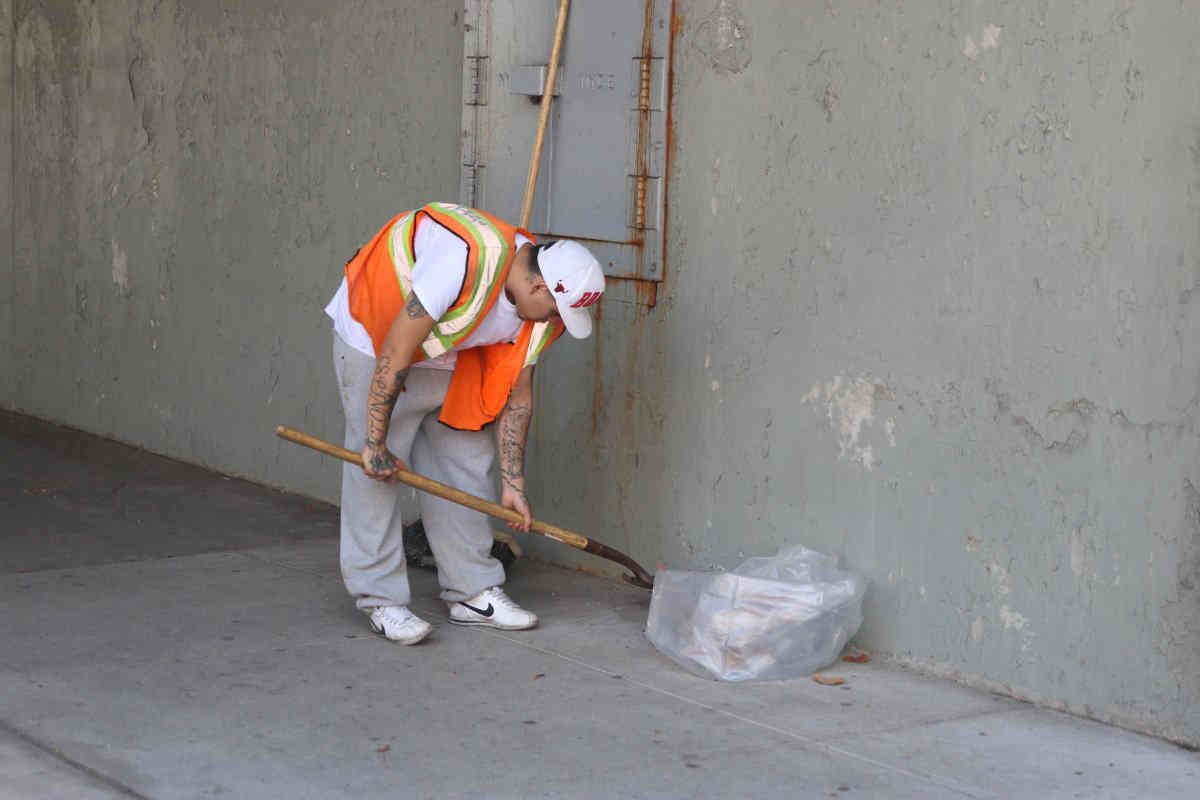 Clean sweep: Sheepshead Bay to get additional trash collection on commercial corridors