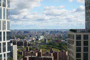 Brooklyn’s tallest office building celebrates topping out