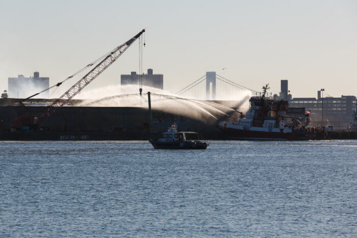 fdny boat at red hook fire