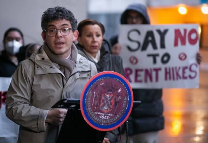 restler speaking at bedford gardens rally