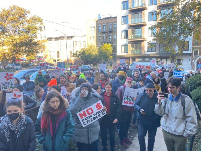 A large crowd gathered in Prospect Lefferts Garden to call from peace in the Middle East.