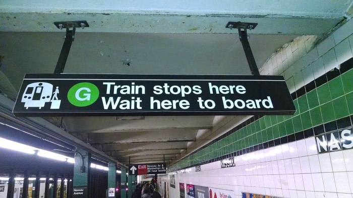 g train sign