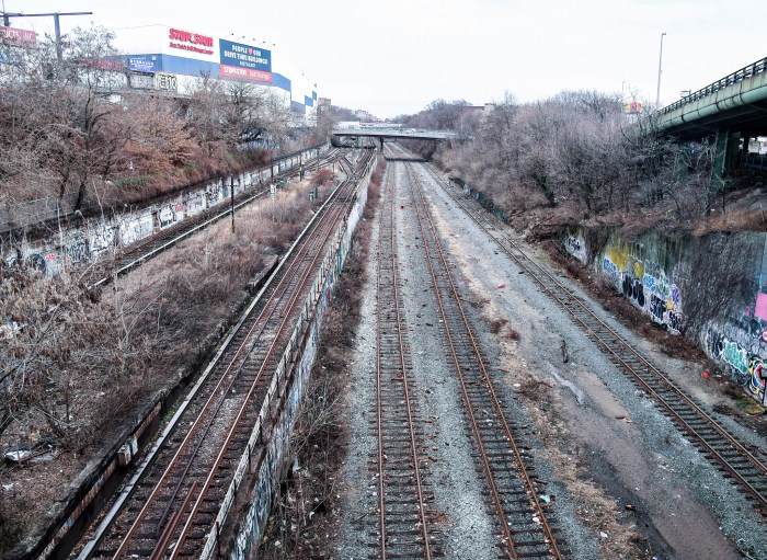 bay ridge train tracks