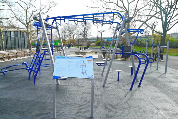equipment at bay ridge playground