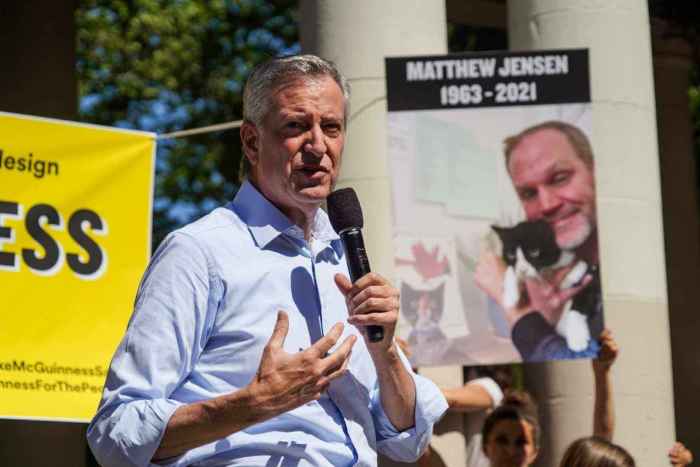 de blasio at mcguinness boulevard rally