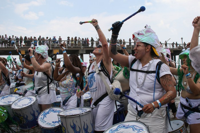 Fogo Azul marching band mermaid parade