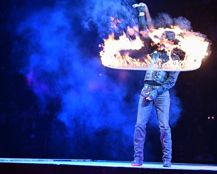 Loop Rawlins, a Western performer seen before on 'America's Got Talent' performed his unique acts of trick roping, whip cracking and flaming rope spinning.
