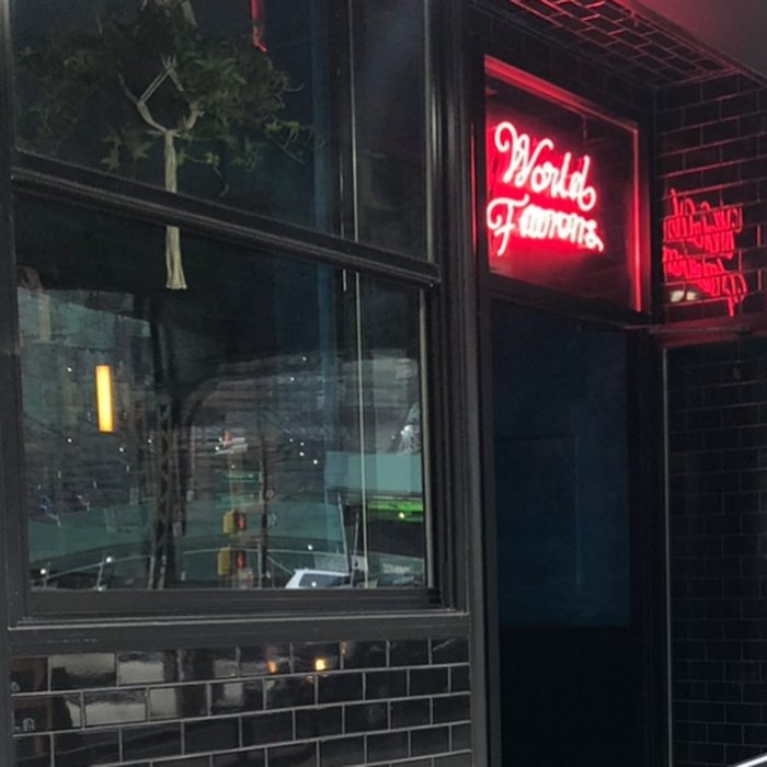 bunton's world famous exterior