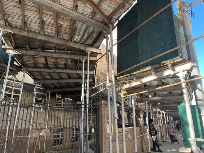 scaffolding at brooklyn supreme courthouse