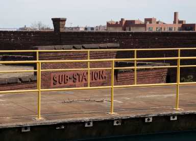 east-new-york-lirr-substation-2-snediker-avenue-heartbombing-2023-sdevries-3